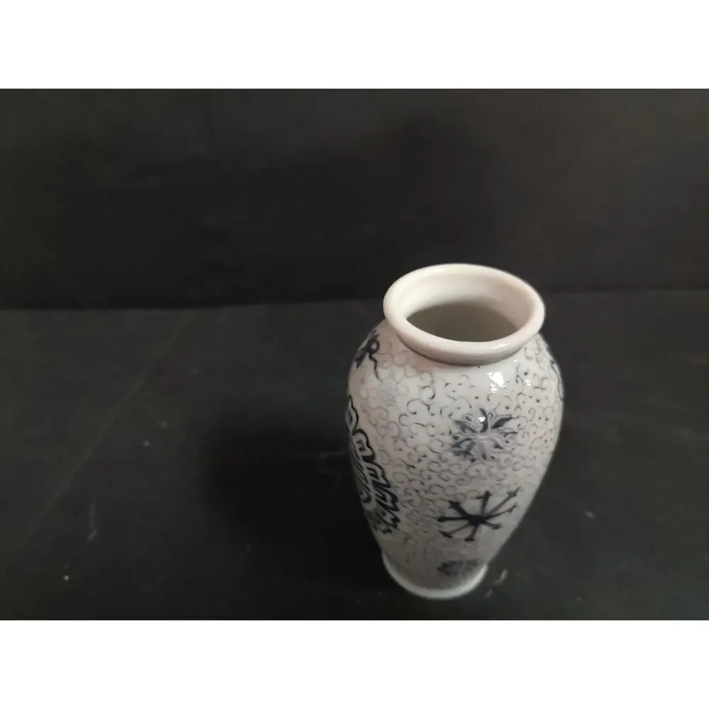 Vintage Blue And White Porcelain Miniature Vase Chinoiserie Asian Decor 4